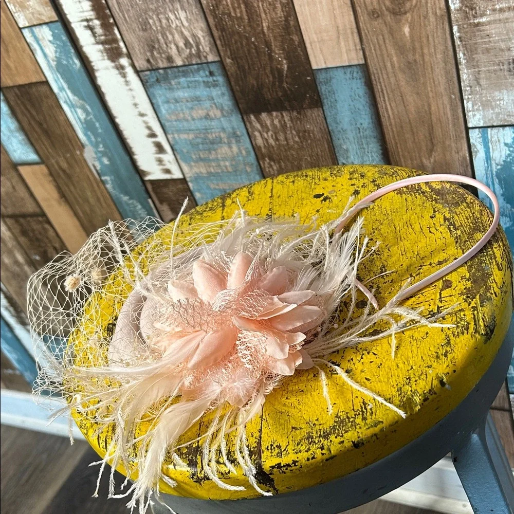 Chic Blush Feather Fascinator Headband - Picture 2 of 13